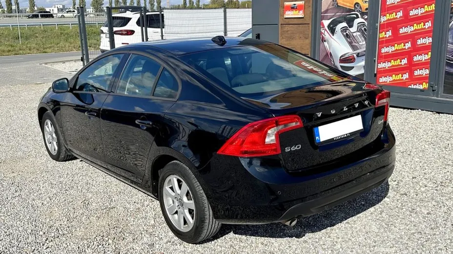 VOLVO S60 -