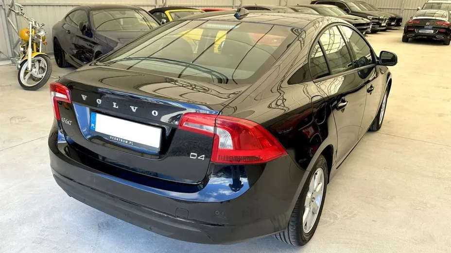VOLVO S60 -