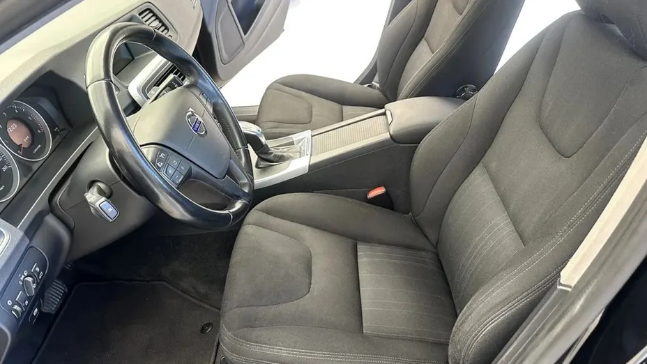 VOLVO S60 -