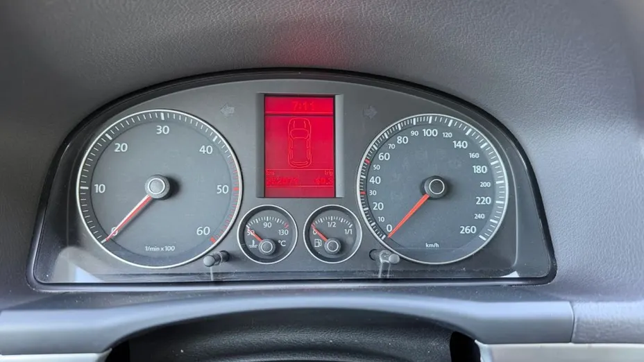 VOLKSWAGEN Touran -