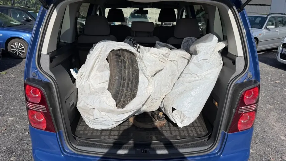 VOLKSWAGEN Touran -