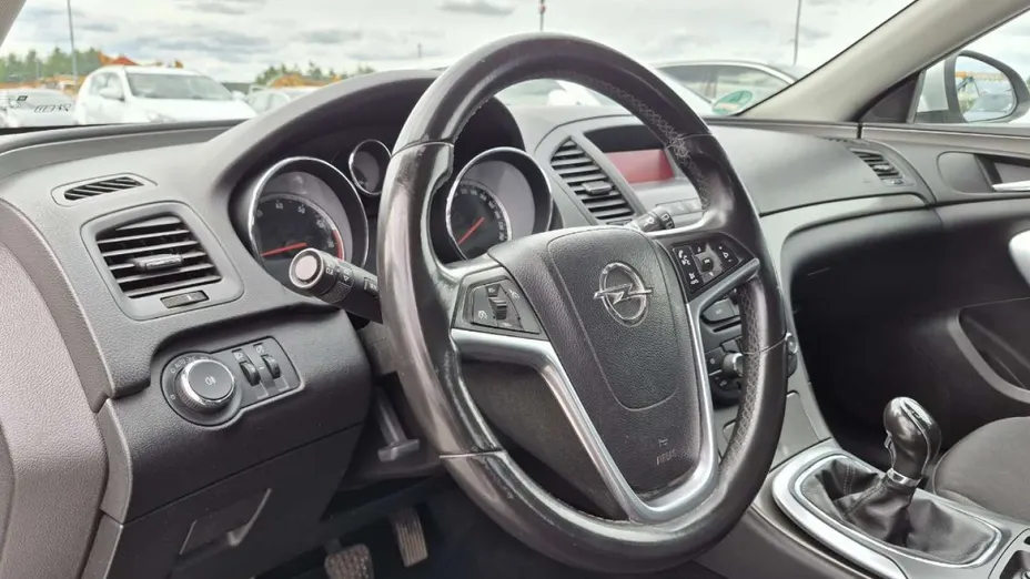 OPEL Insignia -