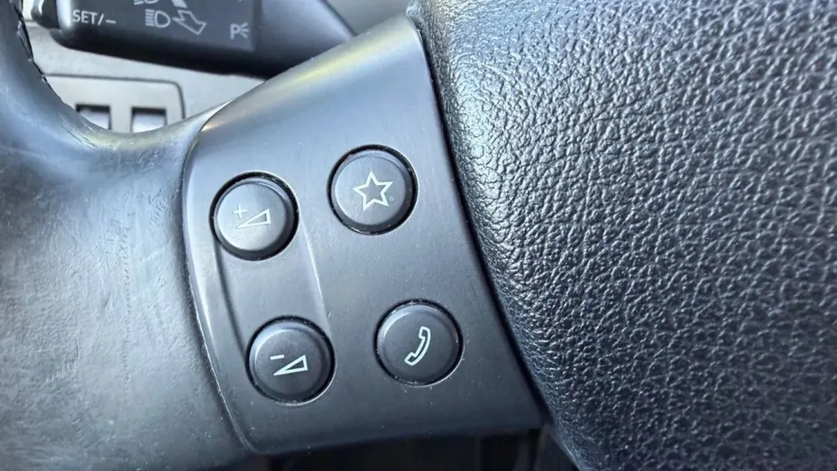 VOLKSWAGEN Touran -