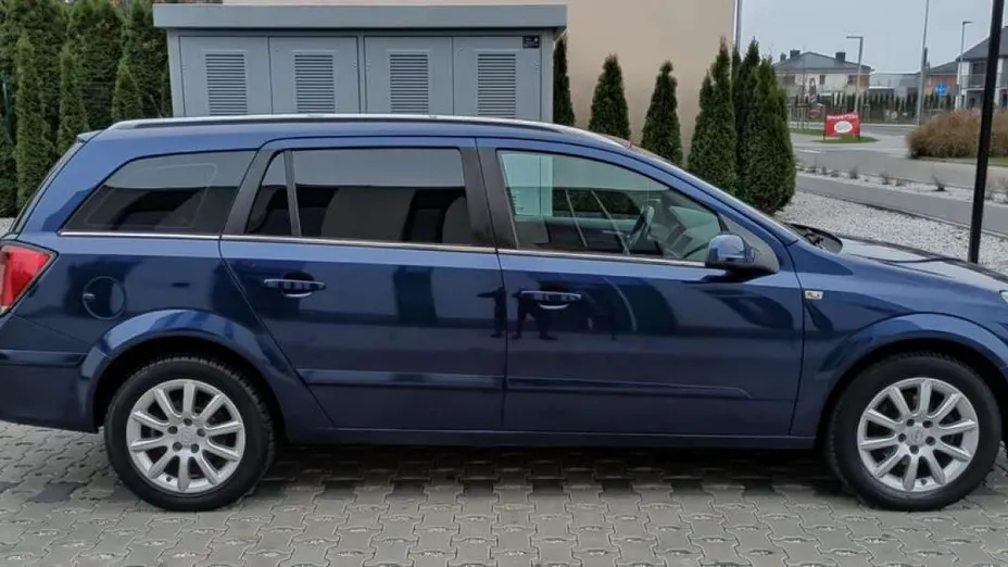 OPEL Astra -