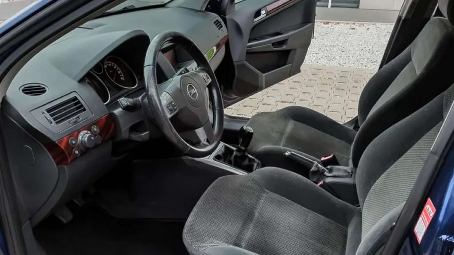 OPEL Astra -