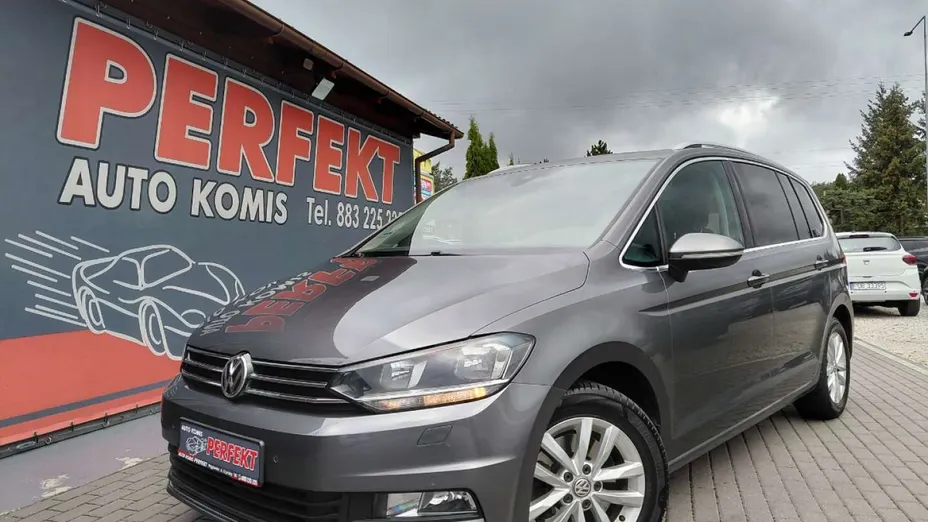 VOLKSWAGEN Touran -
