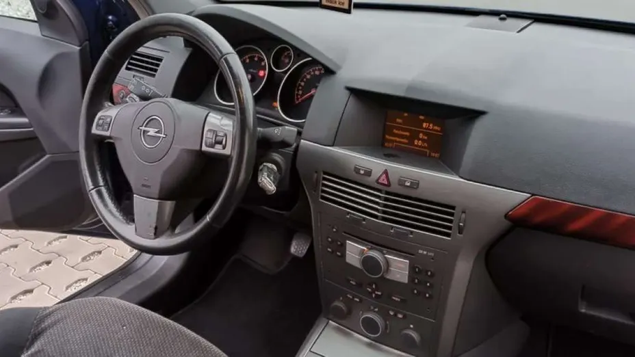 OPEL Astra -