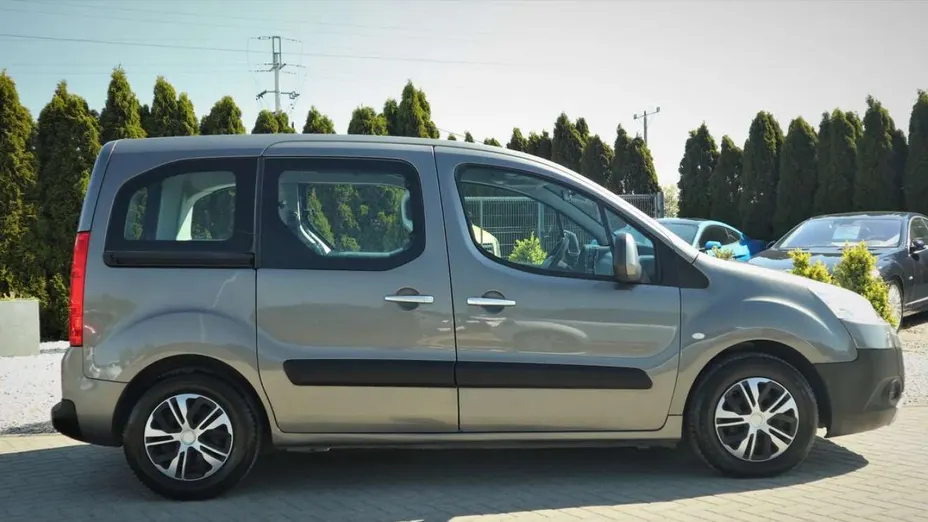 PEUGEOT Partner -