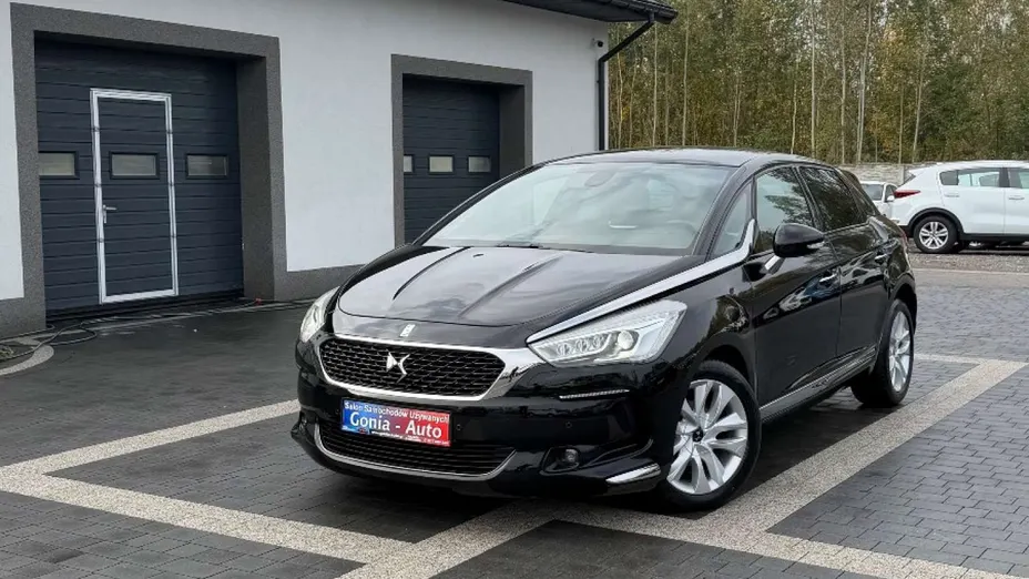 DS 5 -