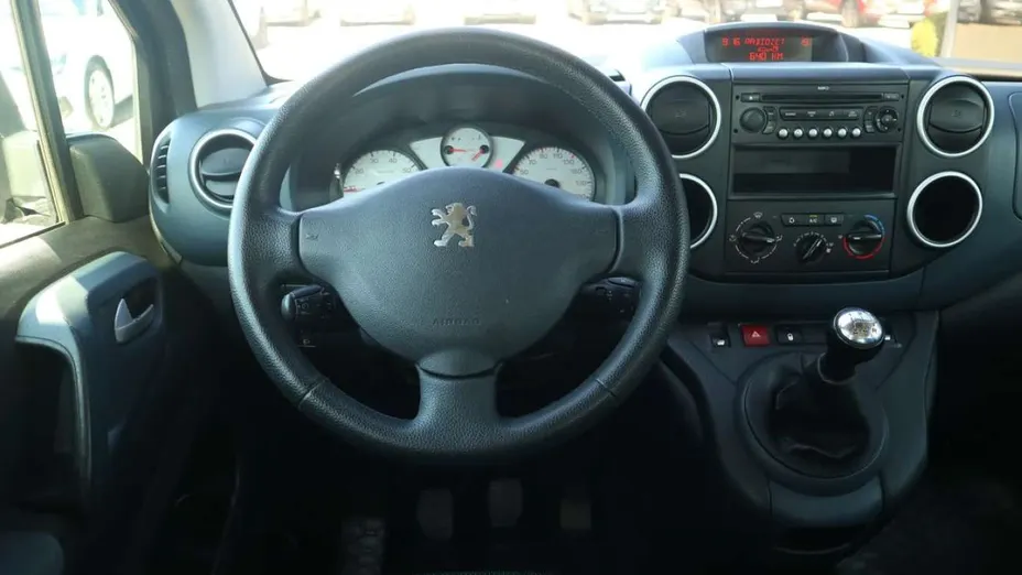 PEUGEOT Partner -