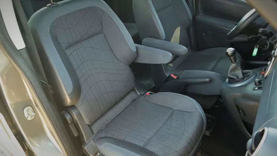 PEUGEOT Partner -
