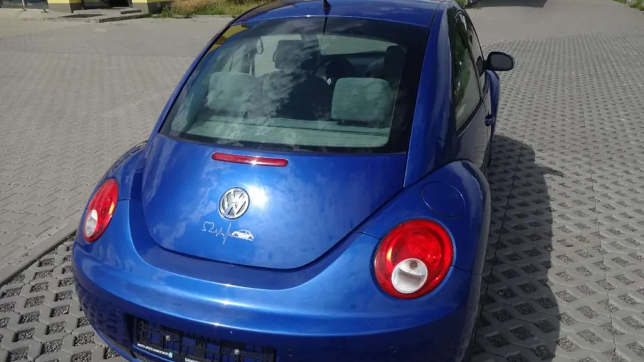 VOLKSWAGEN New Beetle -