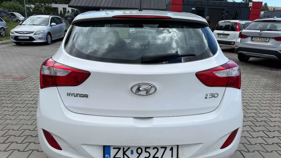 HYUNDAI i30 -