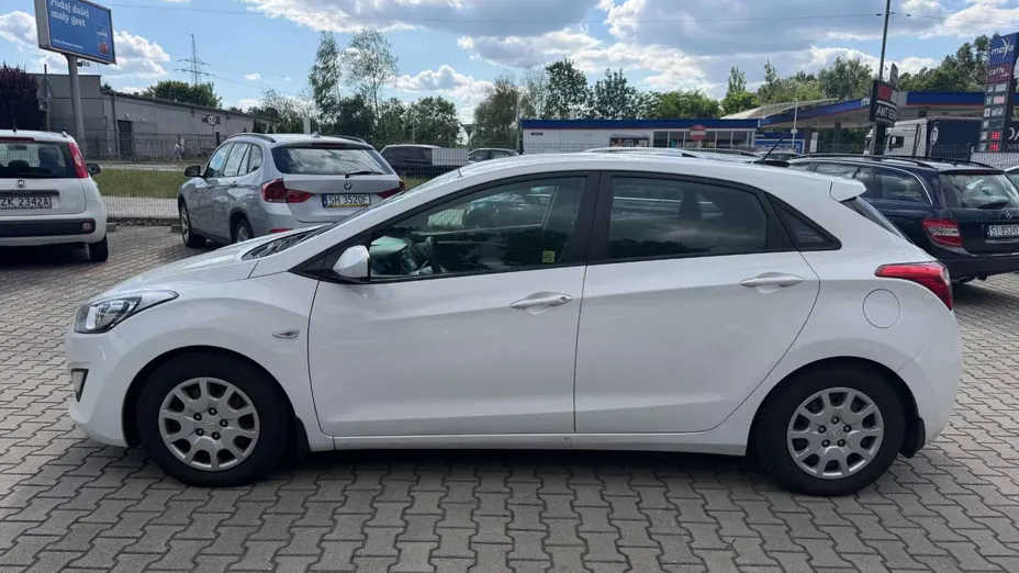 HYUNDAI i30 -