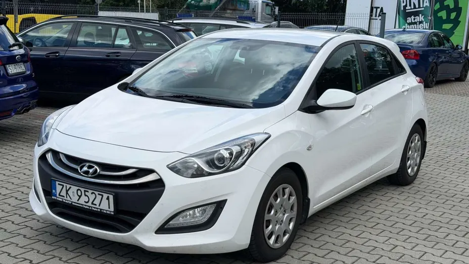 HYUNDAI i30 -