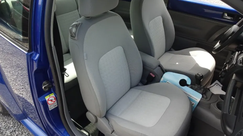 VOLKSWAGEN New Beetle -