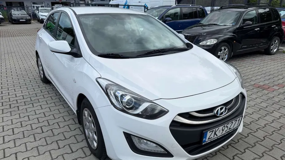 HYUNDAI i30 -