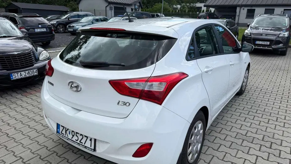 HYUNDAI i30 -