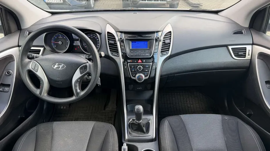 HYUNDAI i30 -
