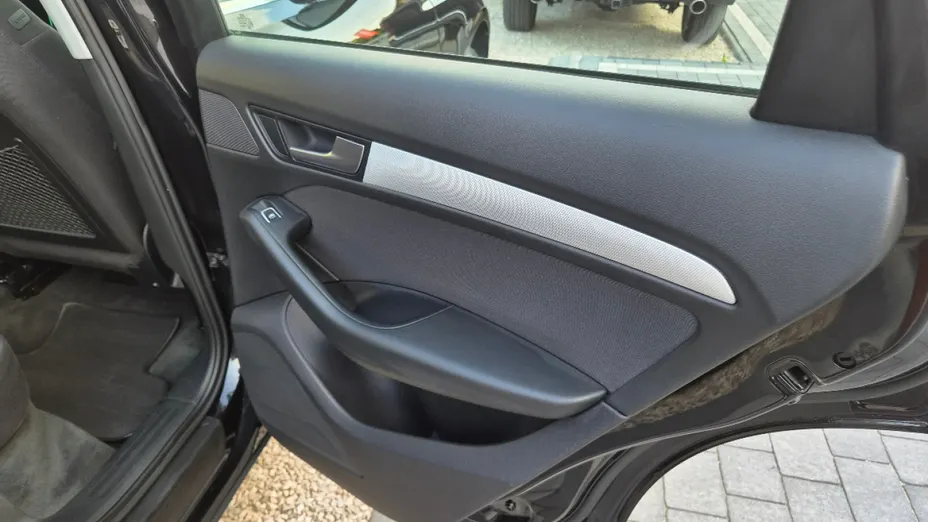 AUDI Q5 -