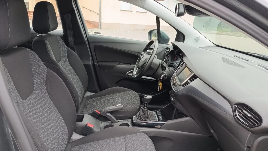 OPEL Crossland X -