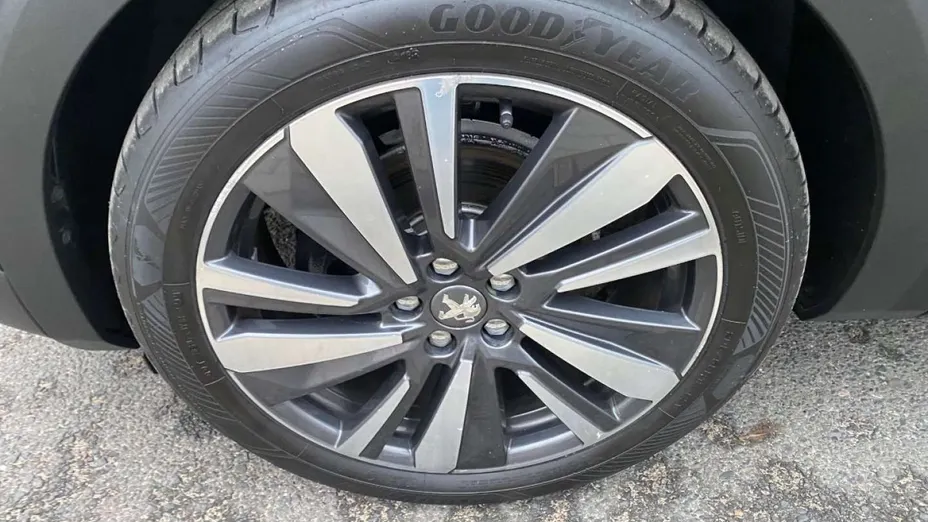 PEUGEOT 3008 -