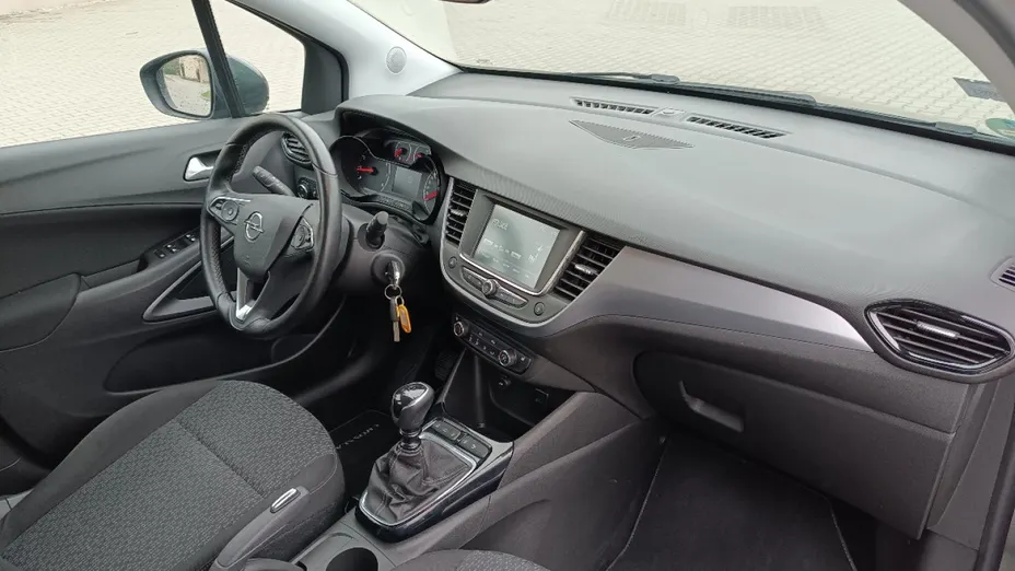 OPEL Crossland X -