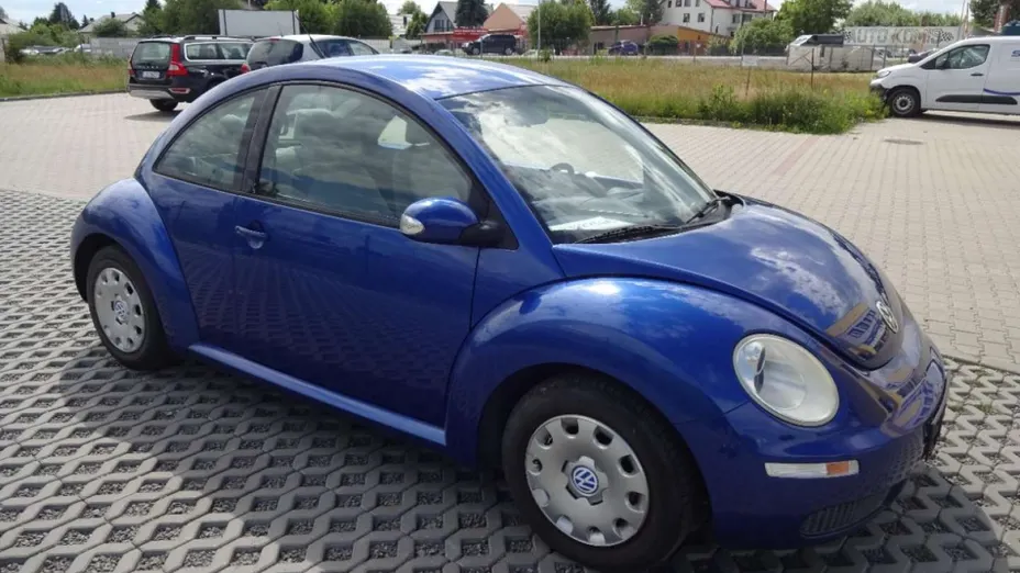 VOLKSWAGEN New Beetle -