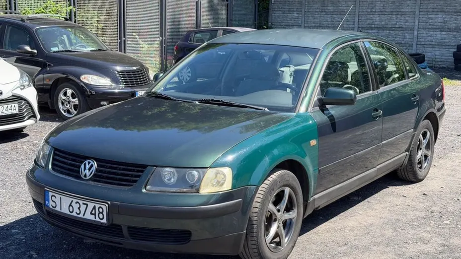 VOLKSWAGEN Passat -