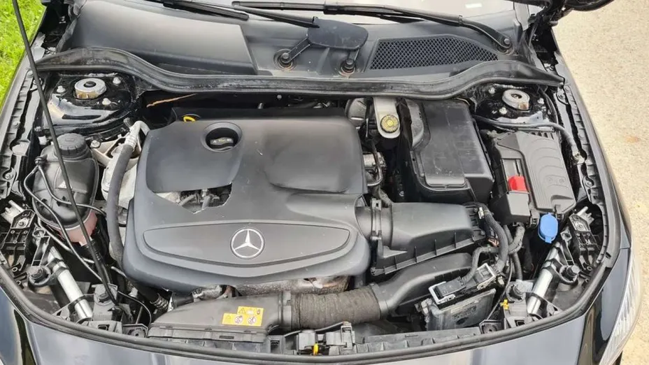 MERCEDES-BENZ CLA -