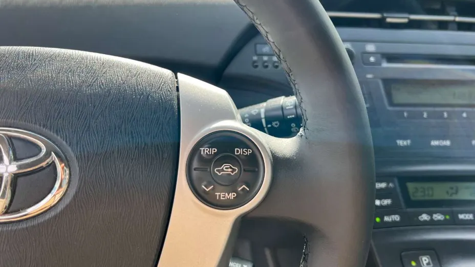 TOYOTA Prius -