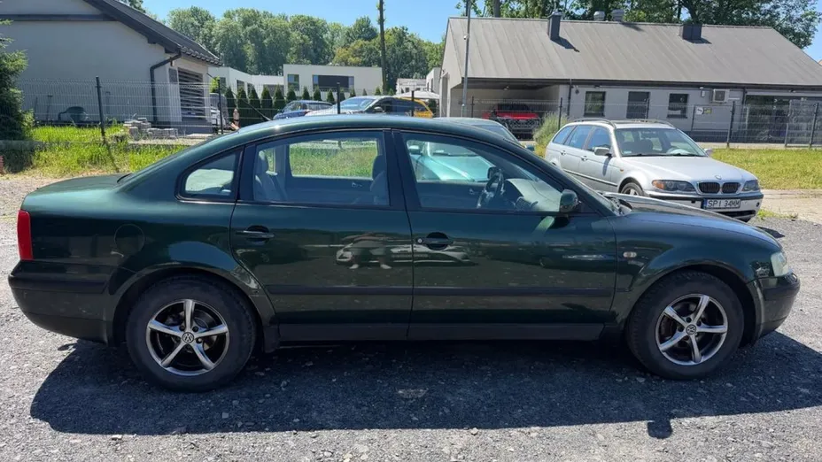 VOLKSWAGEN Passat -