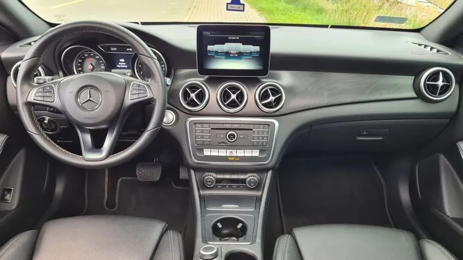 MERCEDES-BENZ CLA -