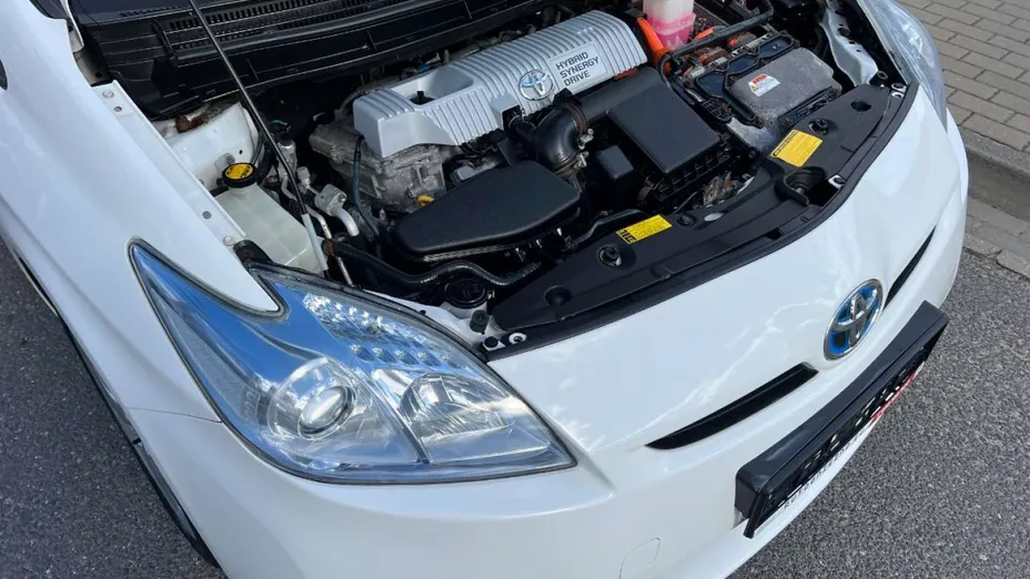 TOYOTA Prius -