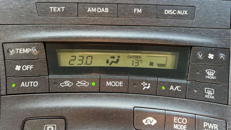 TOYOTA Prius -