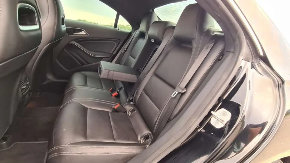 MERCEDES-BENZ CLA -