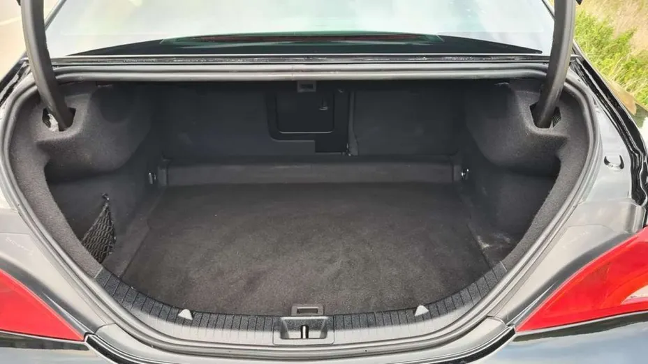 MERCEDES-BENZ CLA -