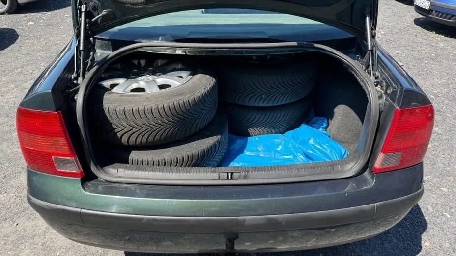 VOLKSWAGEN Passat -