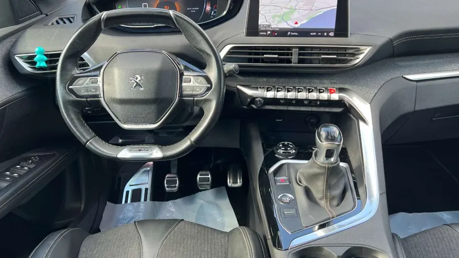 PEUGEOT 3008 -