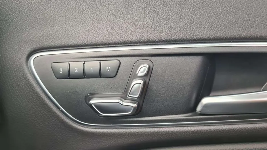 MERCEDES-BENZ CLA -