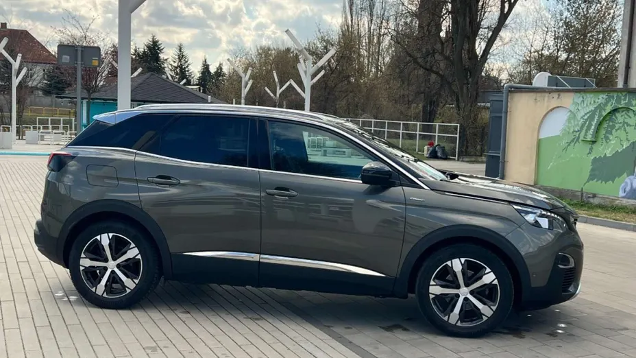 PEUGEOT 3008 -