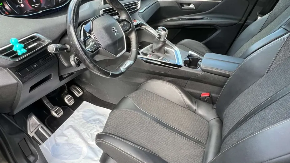 PEUGEOT 3008 -