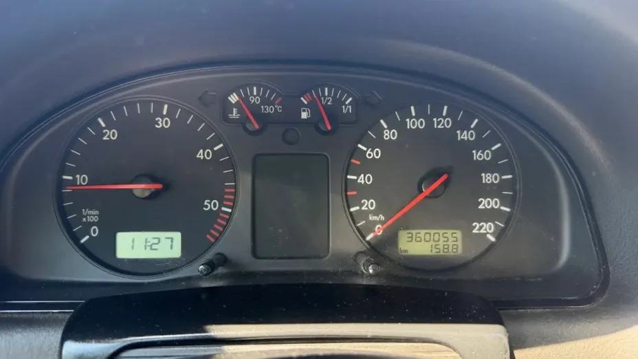 VOLKSWAGEN Passat -