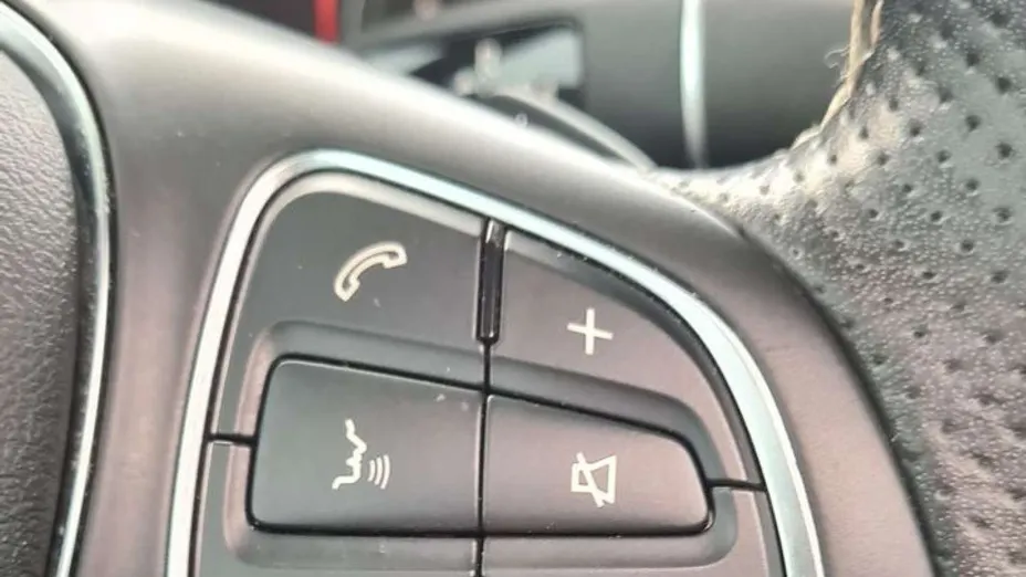 MERCEDES-BENZ CLA -