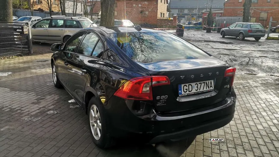 VOLVO S60 -