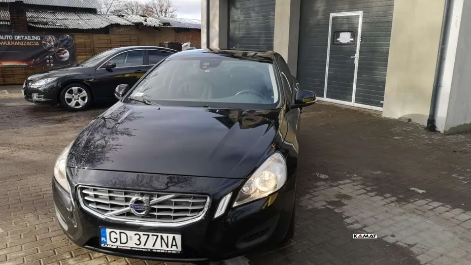 VOLVO S60 -