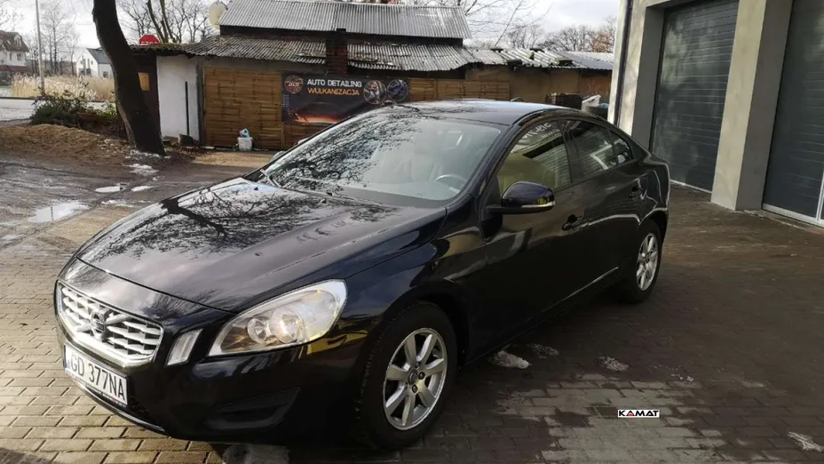 VOLVO S60 -