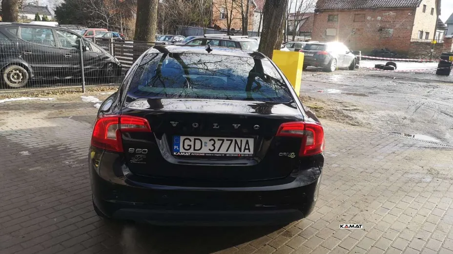 VOLVO S60 -