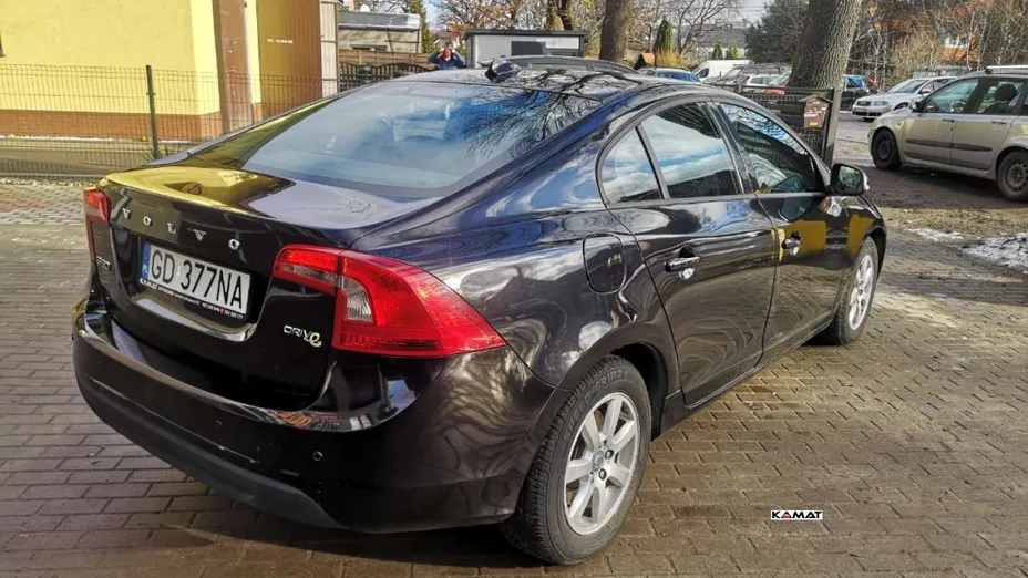VOLVO S60 -