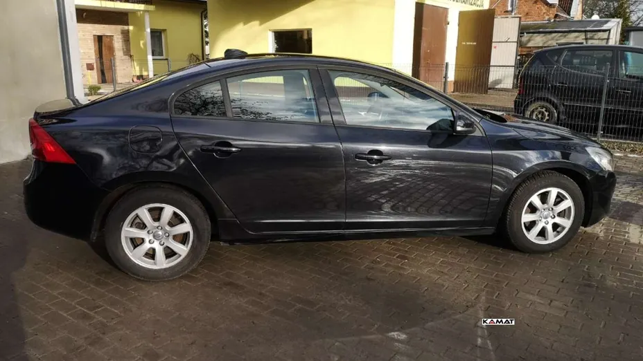 VOLVO S60 -